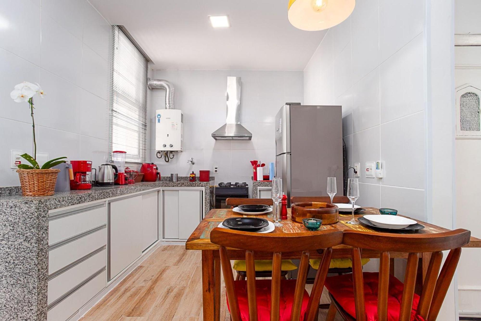 Em Copacabana Com Varanda 2 Quartos Pertinho Da Apartamento Rio de Janeiro
