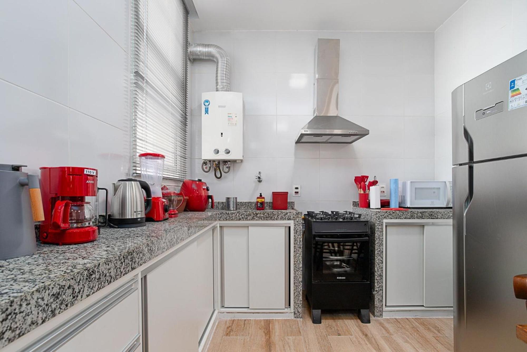 Apartamento Em Copacabana Com Varanda 2 Quartos Pertinho Da *