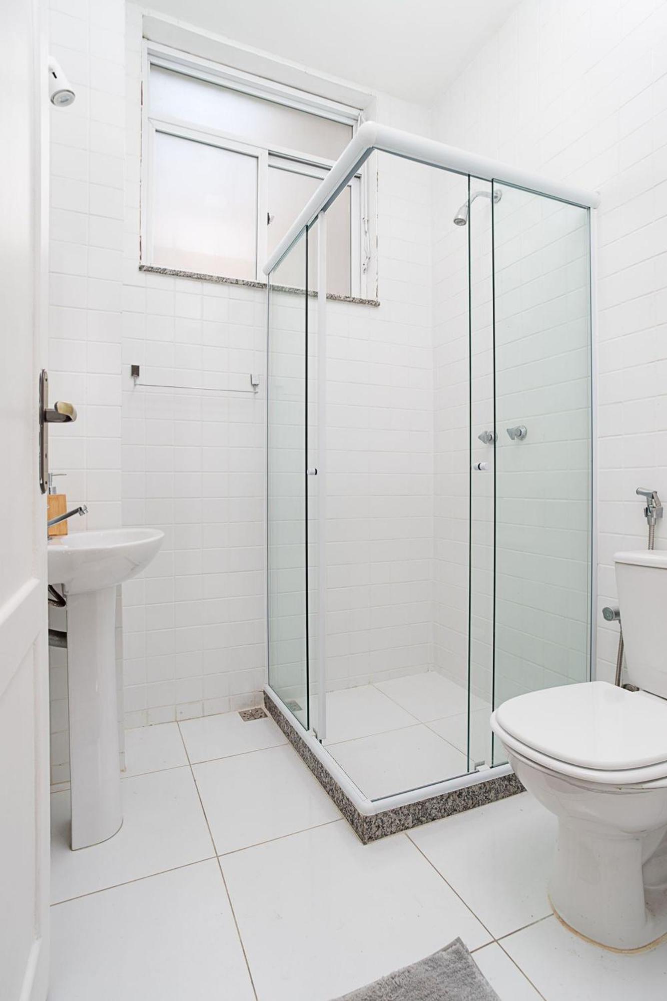 Em Copacabana Com Varanda 2 Quartos Pertinho Da Apartamento Rio de Janeiro